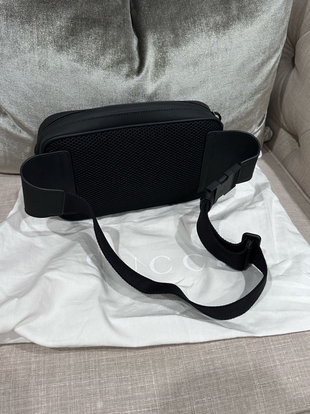GUCCI RUBBER EFFECT GG BELT BAG - Picture 3 of 11